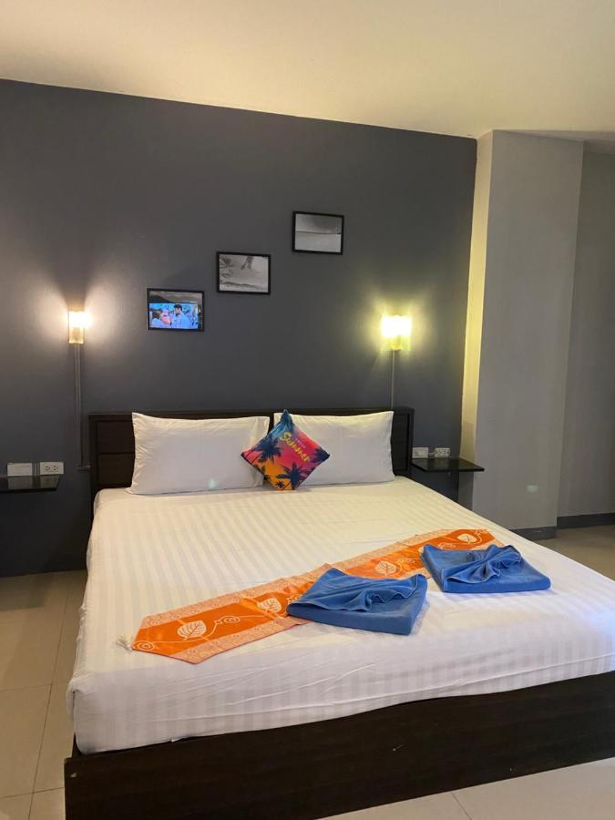 Holiday Home Patong Bagian luar foto