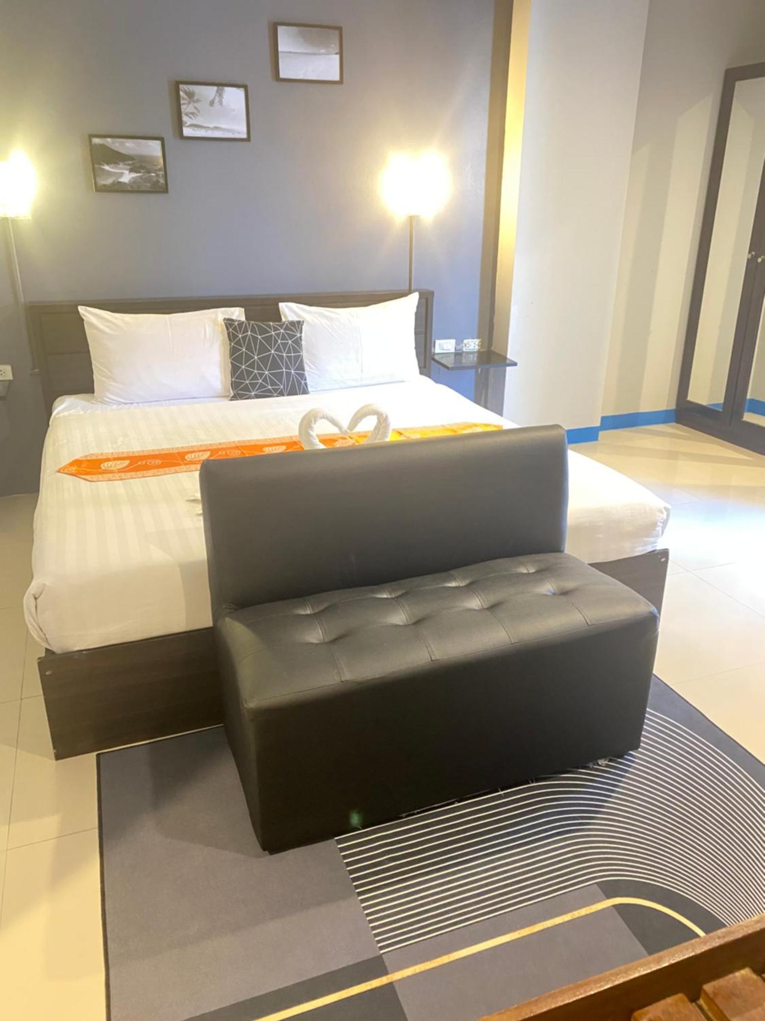 Holiday Home Patong Bagian luar foto