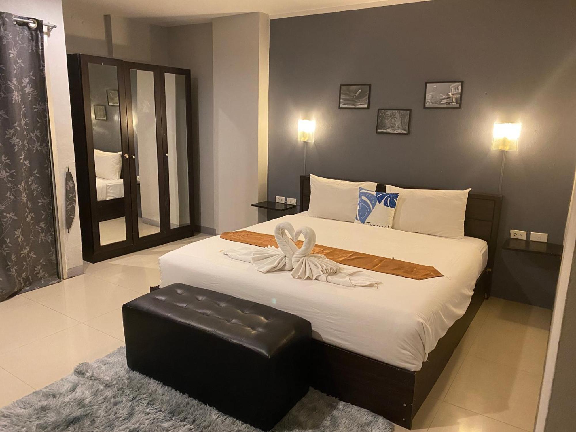 Holiday Home Patong Bagian luar foto