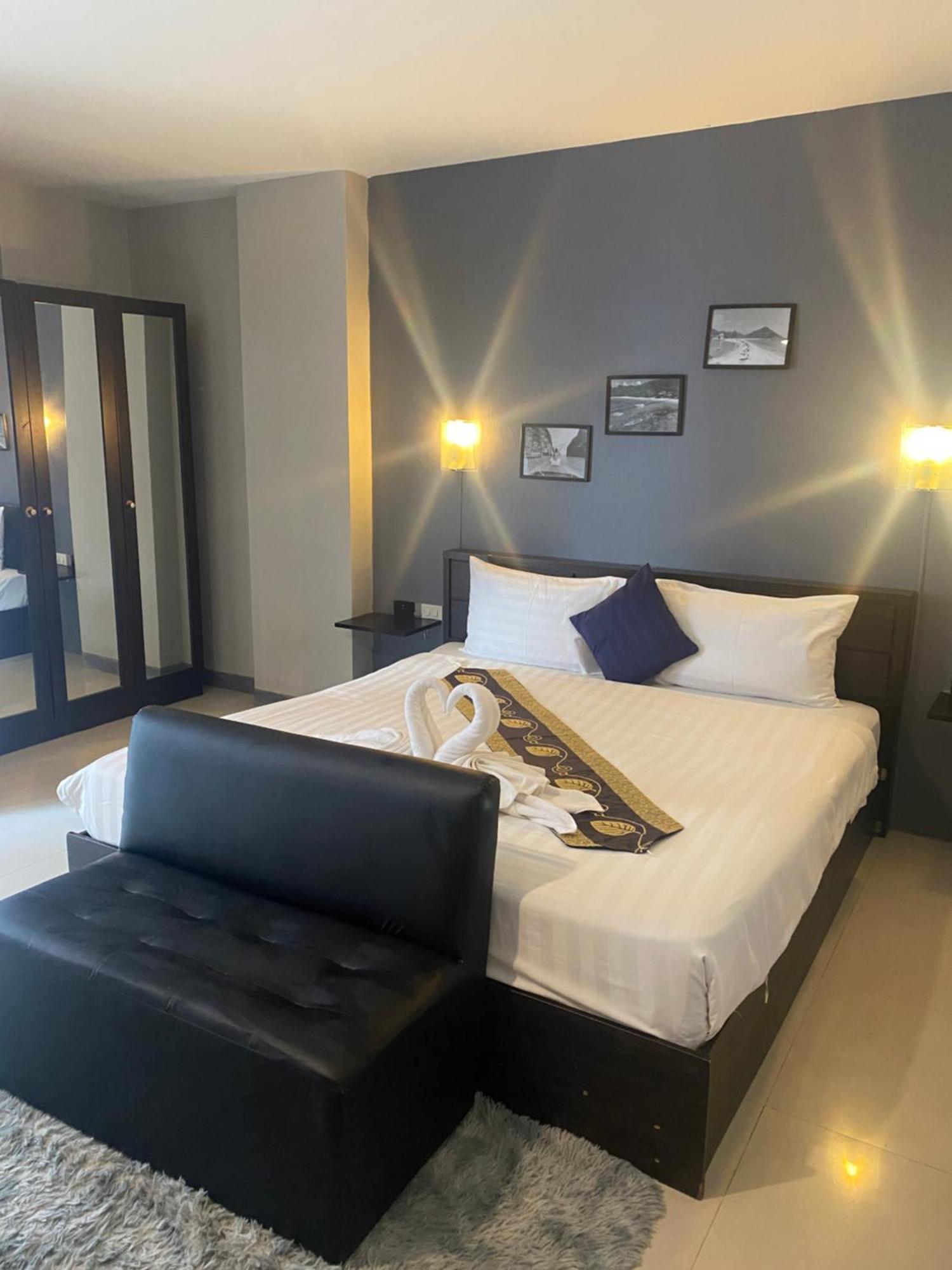 Holiday Home Patong Bagian luar foto