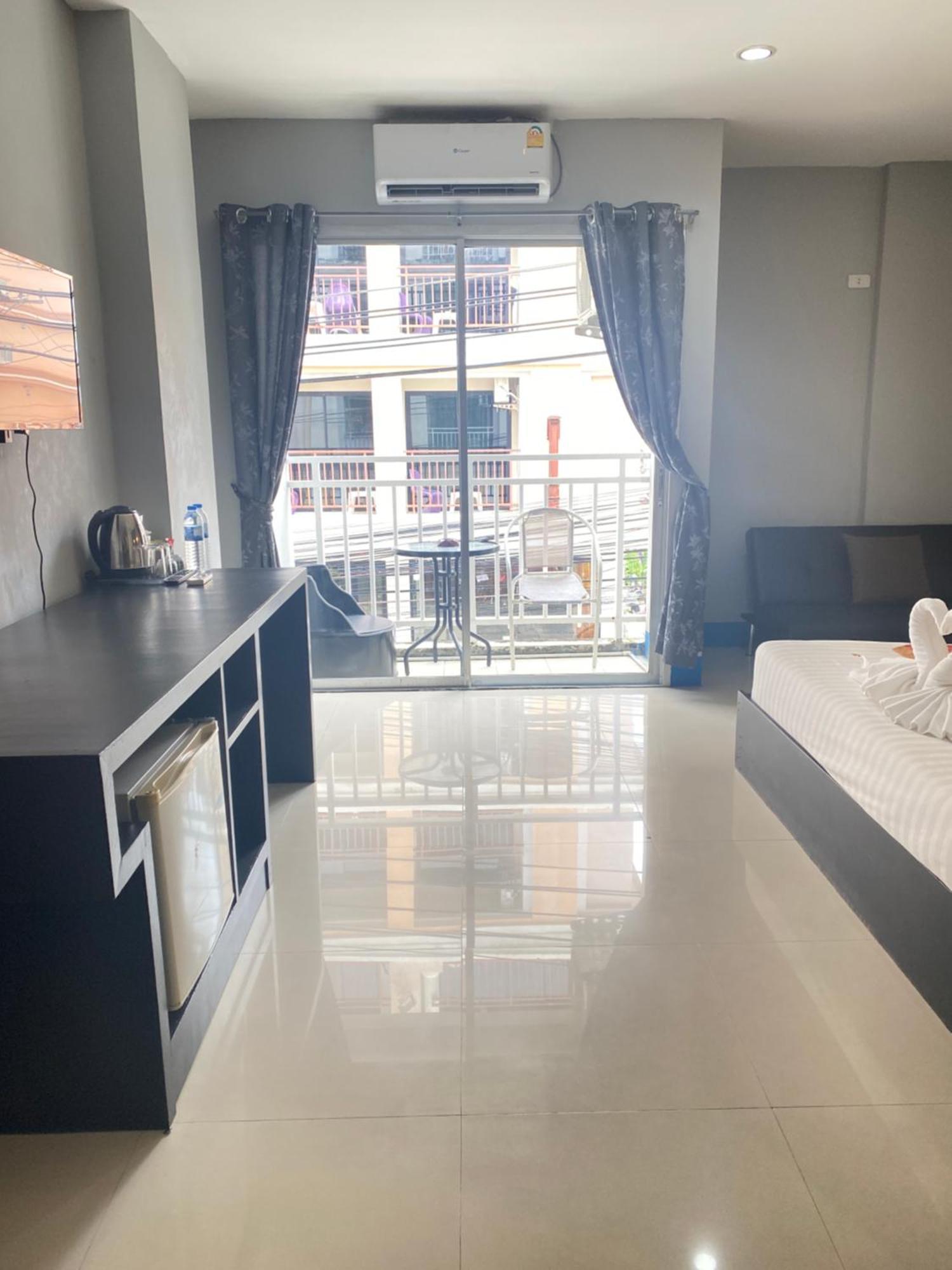 Holiday Home Patong Bagian luar foto