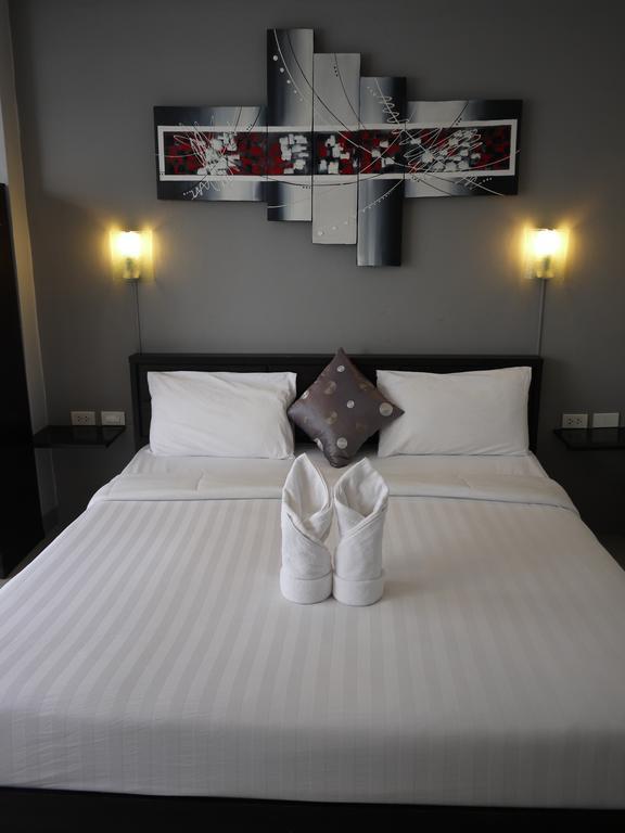Holiday Home Patong Bagian luar foto