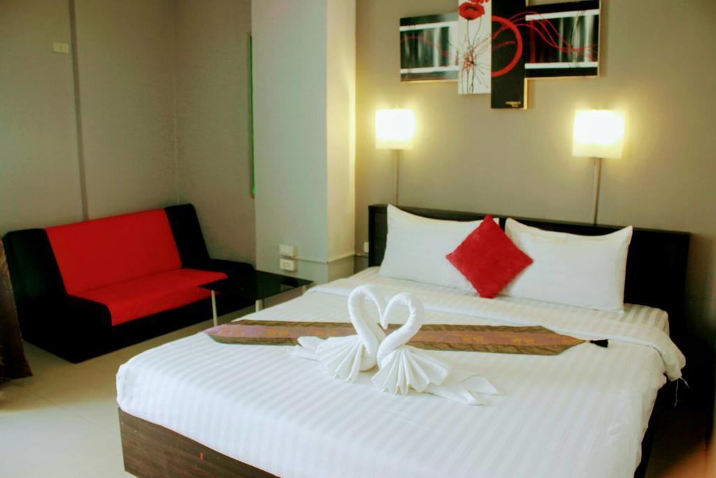 Holiday Home Patong Bagian luar foto