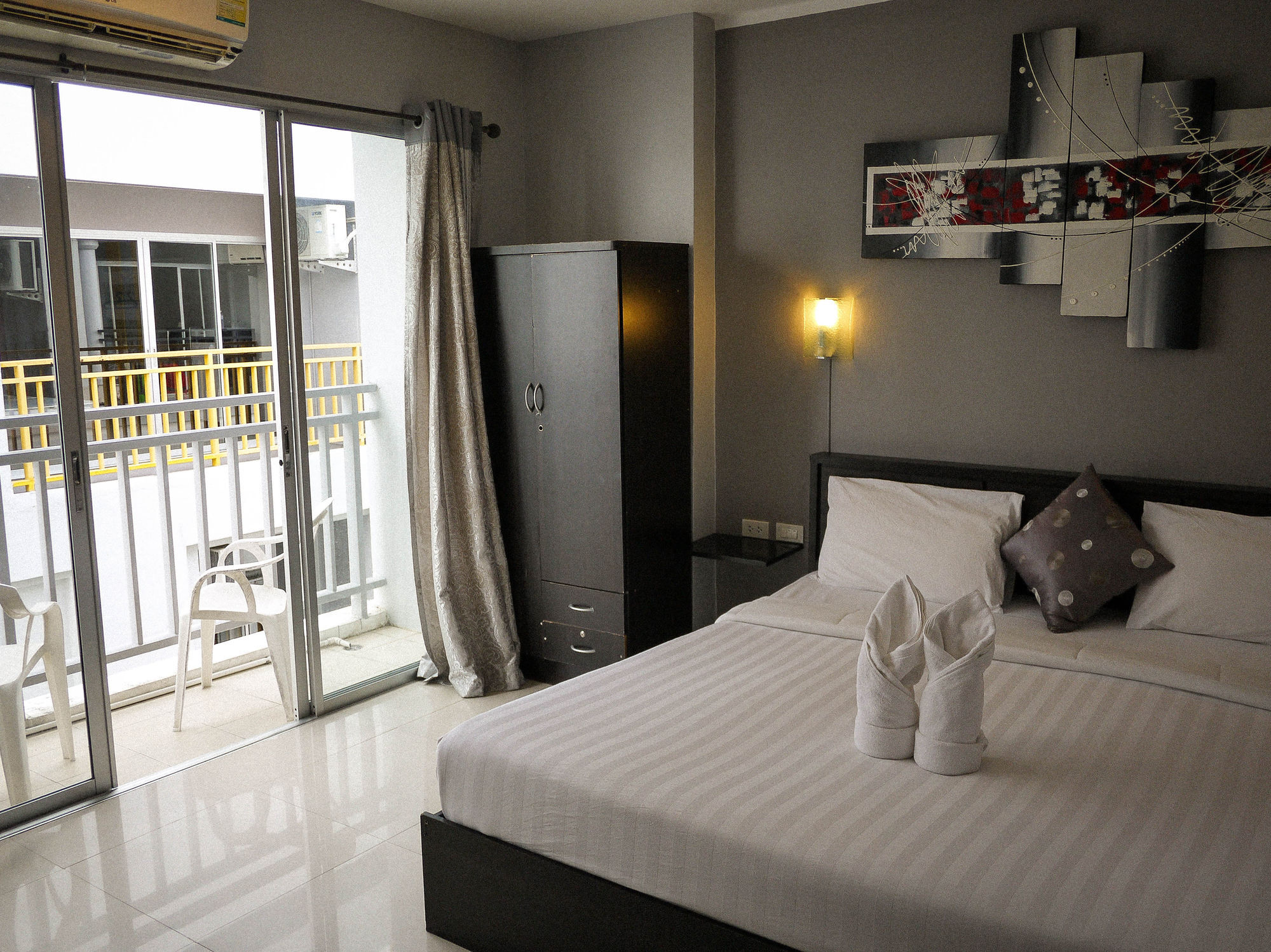 Holiday Home Patong Bagian luar foto